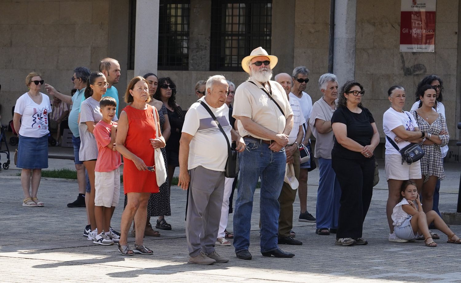 Concentración silenciosa en recuerdo de las dos víctimas mortales de la riada de Manzanedo de Valdueza (Ponferrada) (4) | Foto: César Sánchez, ICAL Concentración silenciosa en recuerdo de las dos víctimas mortales de la riada de Manzanedo de Valdueza (Ponferrada) (4) | Foto: César Sánchez, ICAL