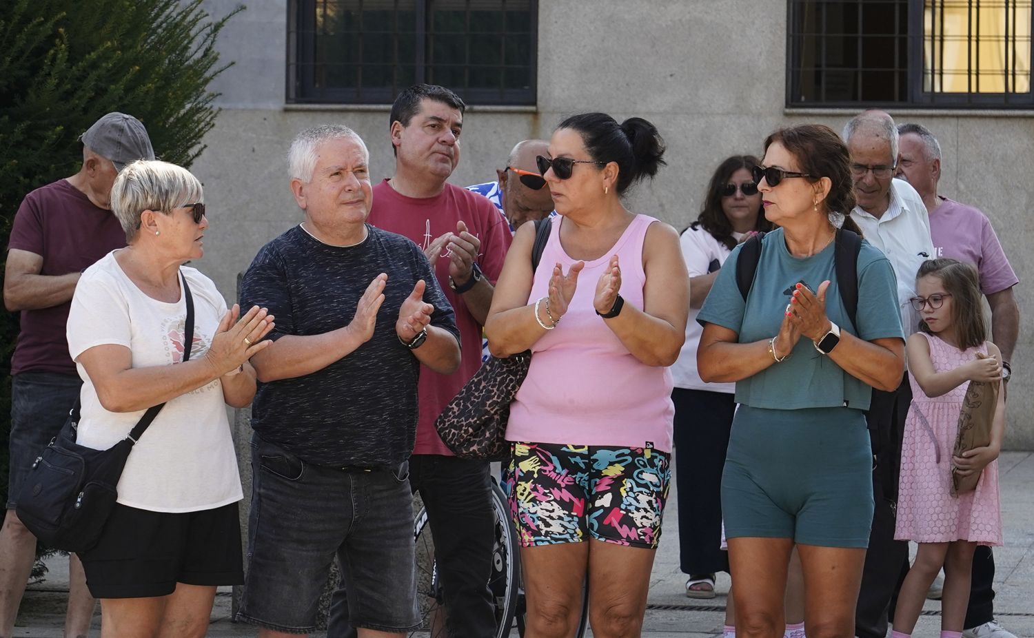 Concentración silenciosa en recuerdo de las dos víctimas mortales de la riada de Manzanedo de Valdueza (Ponferrada) (6) | Foto: César Sánchez, ICAL Concentración silenciosa en recuerdo de las dos víctimas mortales de la riada de Manzanedo de Valdueza (Ponferrada) (6) | Foto: César Sánchez, ICAL