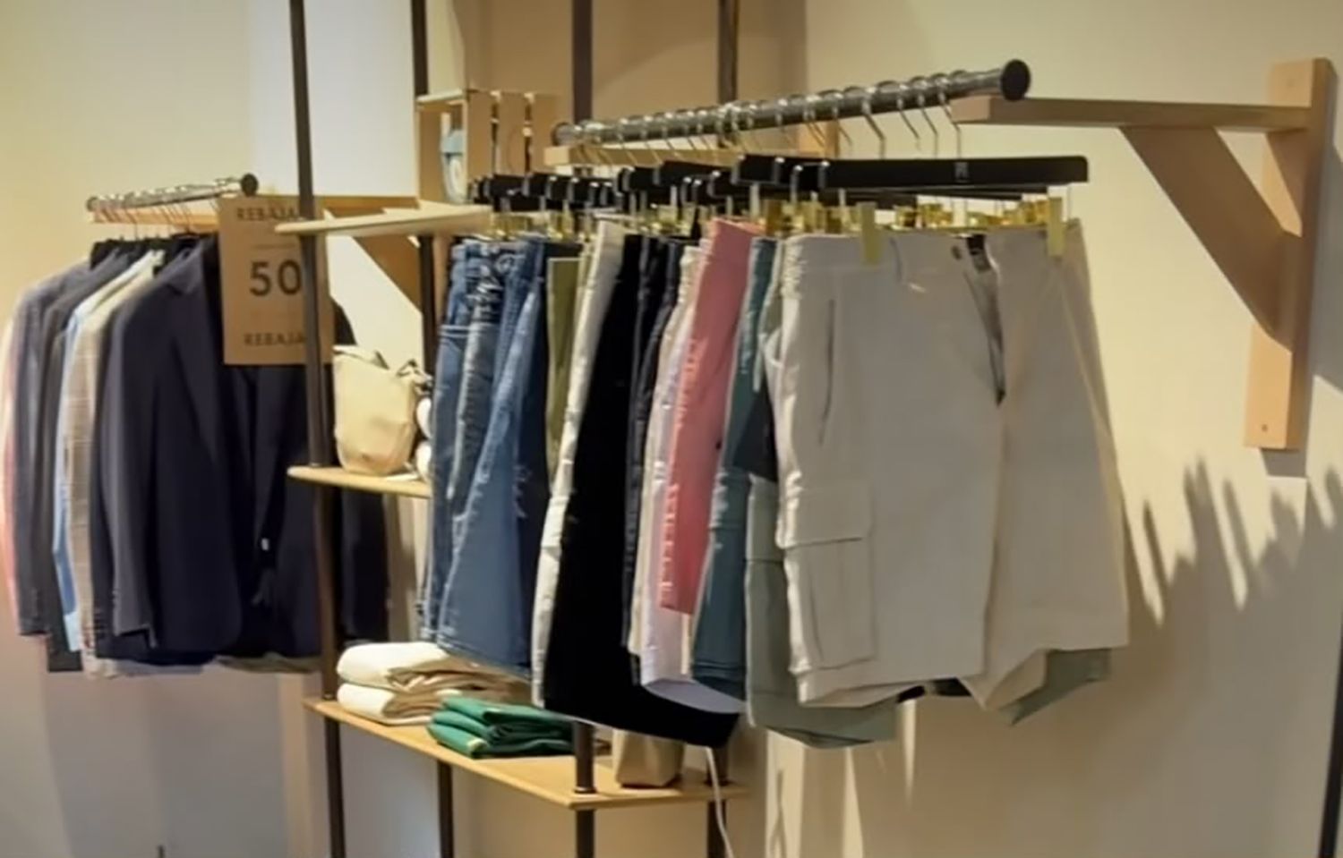 Rebajas en El Ropero 1961 Ponferrada Rebajas en El Ropero 1961 Ponferrada