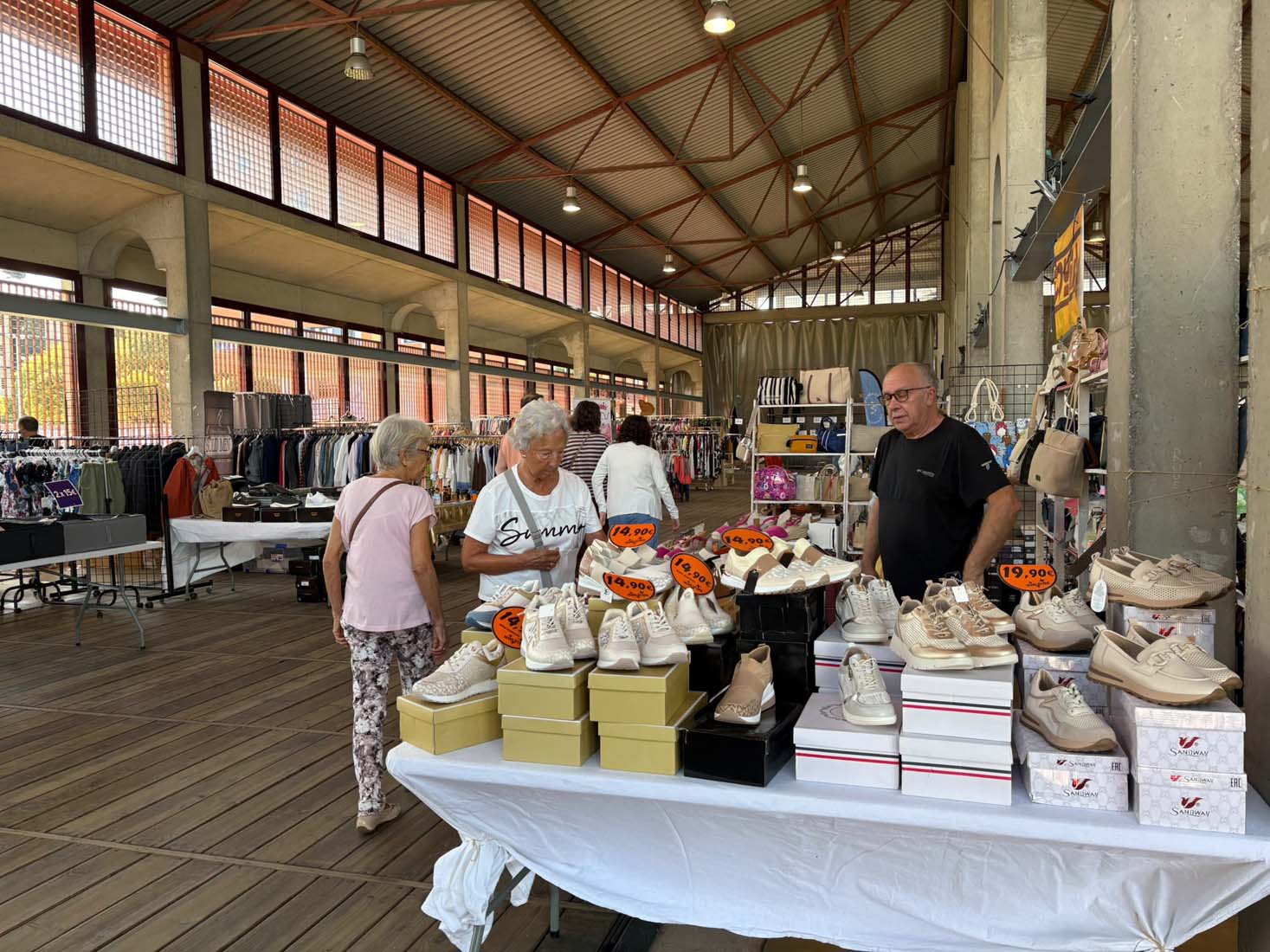 Feria de las rebajas de Templarium en el Museo del Ferrocarril(7) Feria de las rebajas de Templarium en el Museo del Ferrocarril(7)