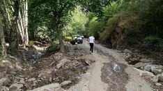 Estado de la carretera de Carracedo de Compludo seis días después de la riada Estado de la carretera de Carracedo de Compludo seis días después de la riada