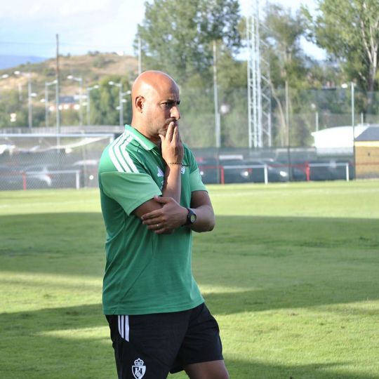 Nafti, entrenador de la Ponferradina, durante el Trofeo Villarejo
