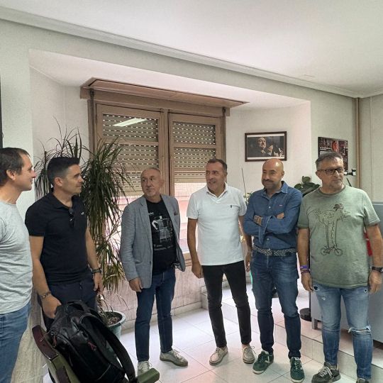 El secretario general de UGT denuncia tras visitar la BRIF de Tabuyo del Monte que el operativo continúa sin medios suficientes y exige una gestión forestal durante todo el año