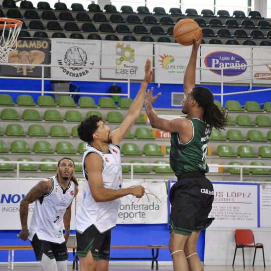 Primer día del Baloncesto Clínica Ponferrada