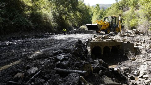 Obras de emergencia en la carretera de Carracedo de Compludo César Sánchez ICAL Obras de emergencia en la carretera de Carracedo de Compludo César Sánchez ICAL
