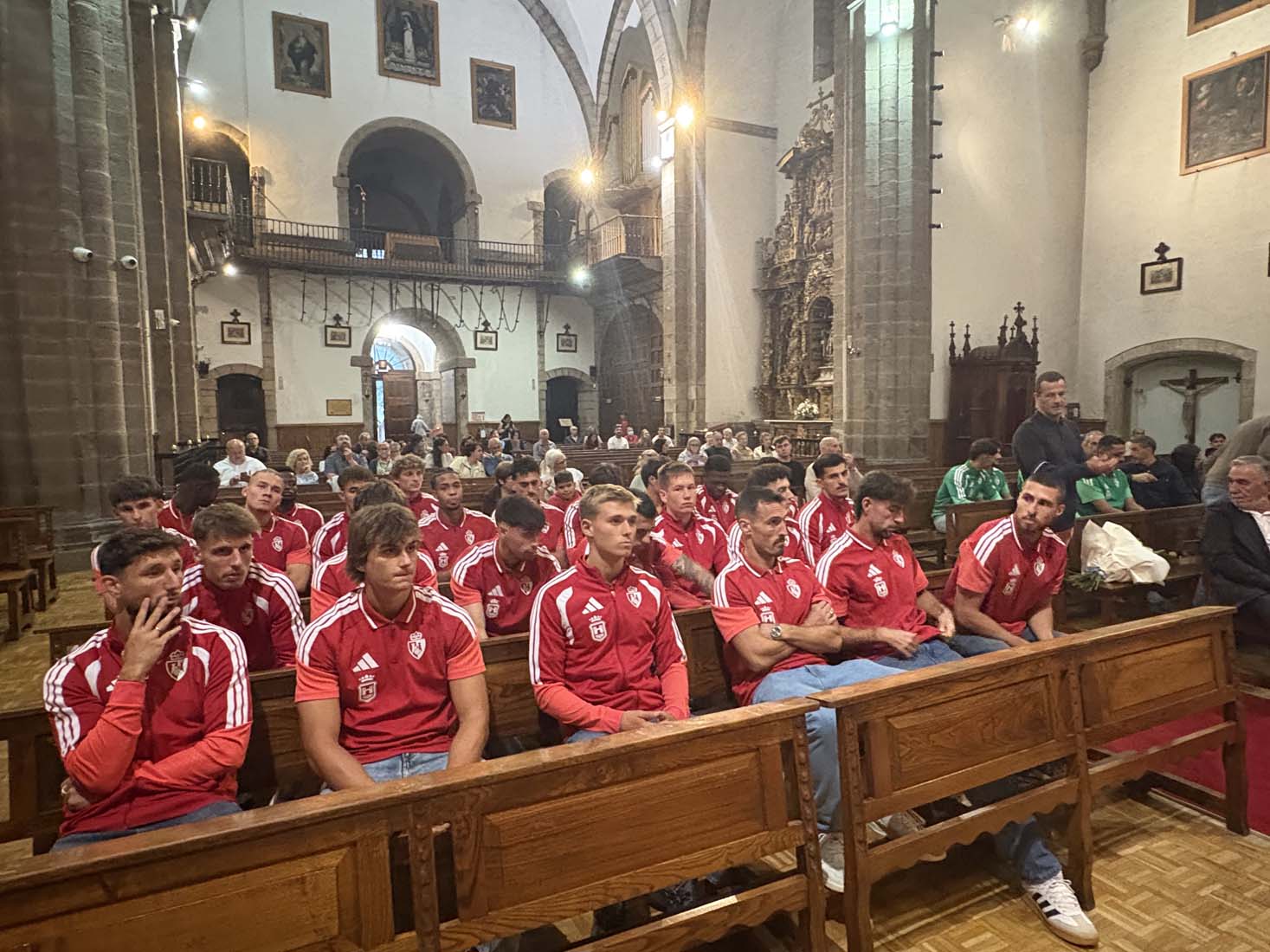 Ofrenda de la Ponferradina a la Virgen de la Encina (13)