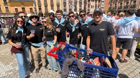 El Encuentro de Peñas tiñe de color Ponferrada para arrancar las Fiestas de La Encina