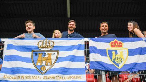 La afición de la Ponferradina no falla en el estreno liguero ante la UD Ourense | Daniel Merino La afición de la Ponferradina no falla en el estreno liguero ante la UD Ourense | Daniel Merino