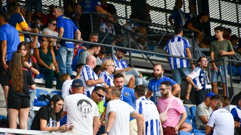 La afición de la Ponferradina no falla en el estreno liguero ante la UD Ourense | Daniel Merino La afición de la Ponferradina no falla en el estreno liguero ante la UD Ourense | Daniel Merino