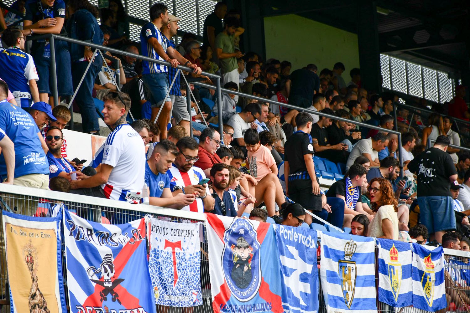La afición de la Ponferradina no falla en el estreno liguero ante la UD Ourense | Daniel Merino La afición de la Ponferradina no falla en el estreno liguero ante la UD Ourense | Daniel Merino