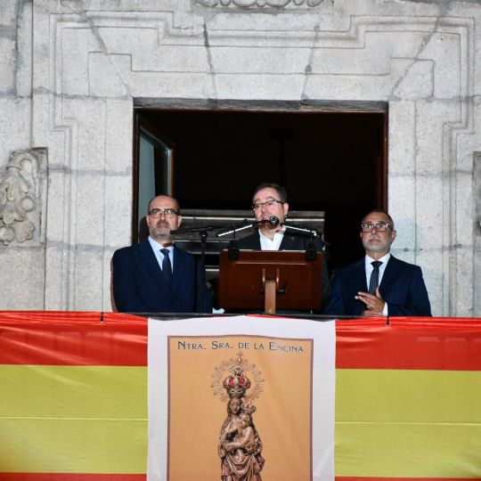 Félix Barrio inaugura La Encina con un pregón que reivindica el orgullo berciano y llama a "desconectar" del móvil | Daniel Merino