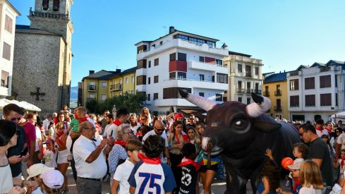 Toros hinchables y charanga: Así han sido los primeros ‘Ponfermines’ de las Fiestas de la Encina | Daniel Merino
