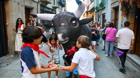 Toros hinchables y charanga: Así han sido los primeros ‘Ponfermines’ de las Fiestas de la Encina | Daniel Merino
