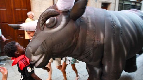 Toros hinchables y charanga: Así han sido los primeros ‘Ponfermines’ de las Fiestas de la Encina | Daniel Merino
