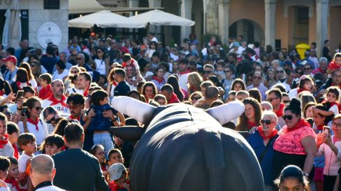 Toros hinchables y charanga: Así han sido los primeros ‘Ponfermines’ de las Fiestas de la Encina | Daniel Merino
