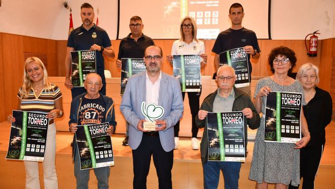 Presentación de la II edición del Torneo de fútbol a favor de la AECC | Foto: Dani Merino, InfoBierzo Presentación de la II edición del Torneo de fútbol a favor de la AECC | Foto: Dani Merino, InfoBierzo