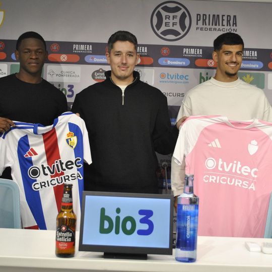 Presentación de N’tji Tounkara (I) y Unai Sabroso (D) como nuevos jugadores de la Ponferradina Presentación de N’tji Tounkara (I) y Unai Sabroso (D) como nuevos jugadores de la Ponferradina