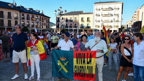 Concentración en apoyo de Ceuta en Ponferrada (2) Concentración en apoyo de Ceuta en Ponferrada (2)