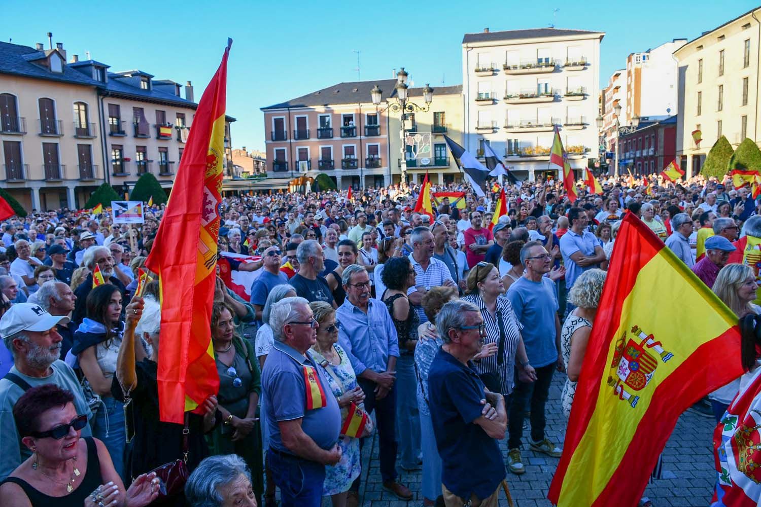 Concentración en apoyo de Ceuta en Ponferrada (31) Concentración en apoyo de Ceuta en Ponferrada (31)