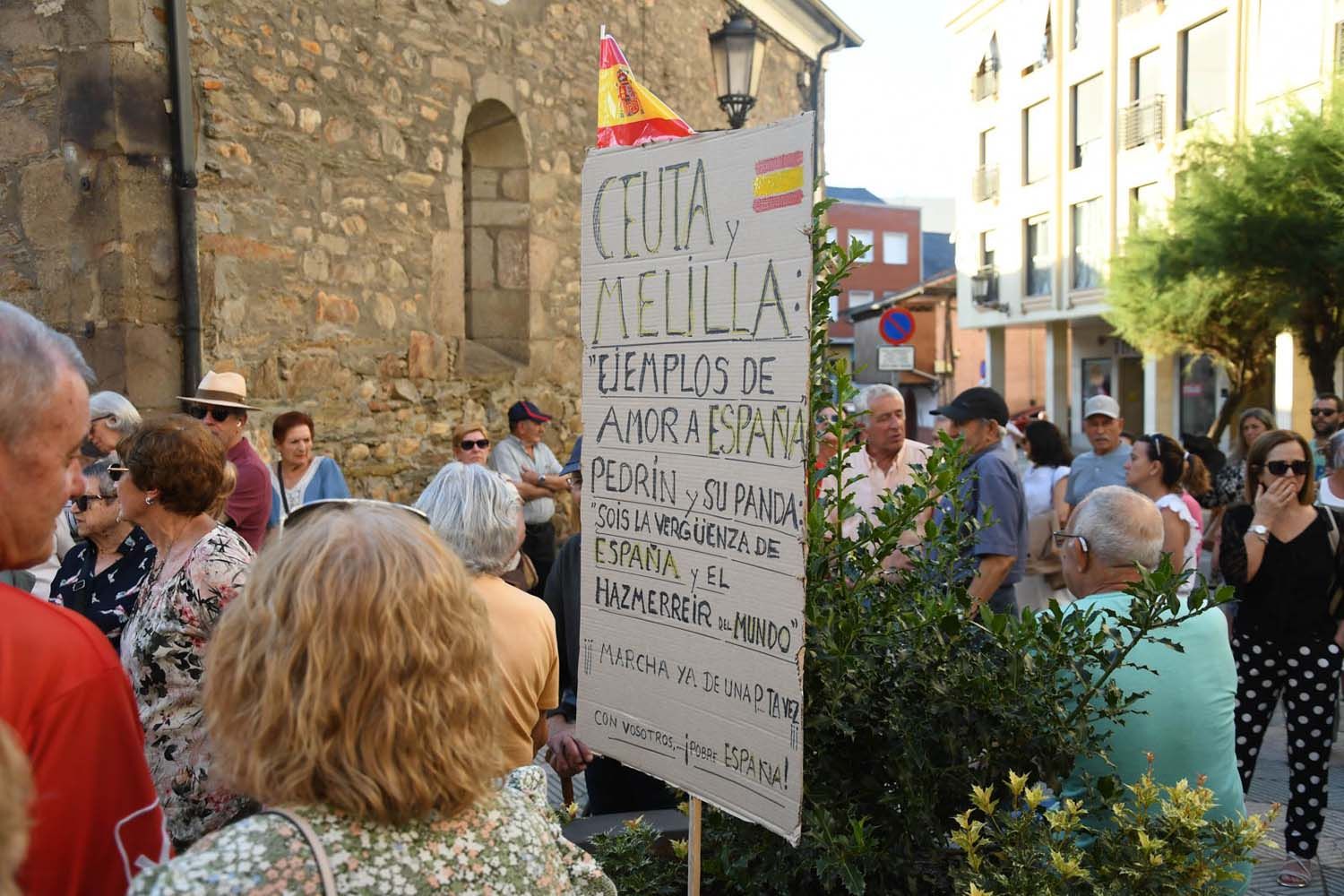 Concentración en Bembibre en apoyo y solidaridad con Ceuta Héctor Keudell (3) Concentración en Bembibre en apoyo y solidaridad con Ceuta Héctor Keudell (3)