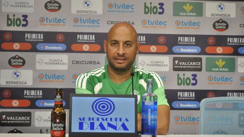 El entrenador de la Ponferradina, Mehdi Nafti | Foto: Norberto de la Mata El entrenador de la Ponferradina, Mehdi Nafti | Foto: Norberto de la Mata