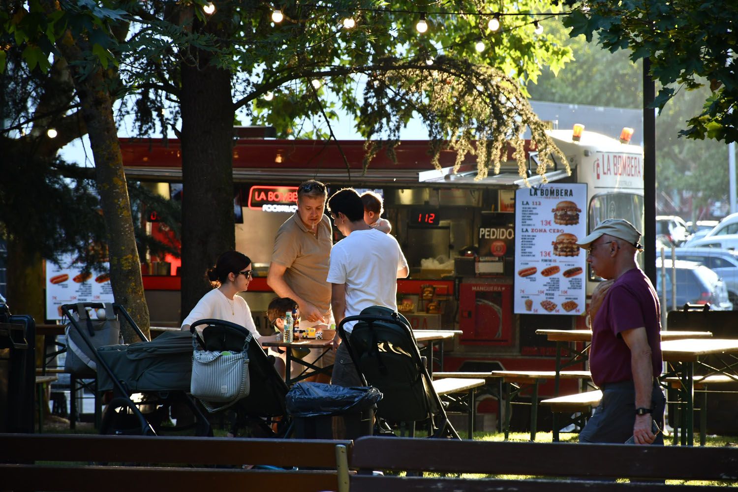 Inauguración de los Food Trucks de las Fiestas de La Encina en Ponferrada (5) Inauguración de los Food Trucks de las Fiestas de La Encina en Ponferrada (5)
