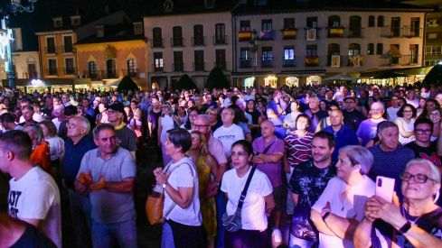 conciertos de La Banda Sabinera, Javier Ojeda y La Guardia en las Fiestas de La Encina de Ponferrada (38) conciertos de La Banda Sabinera, Javier Ojeda y La Guardia en las Fiestas de La Encina de Ponferrada (38)