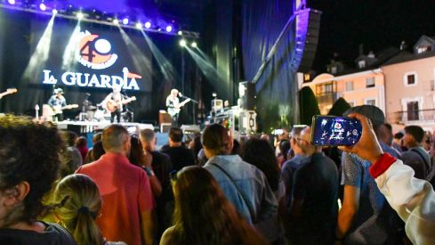 conciertos de La Banda Sabinera, Javier Ojeda y La Guardia en las Fiestas de La Encina de Ponferrada (60) conciertos de La Banda Sabinera, Javier Ojeda y La Guardia en las Fiestas de La Encina de Ponferrada (60)