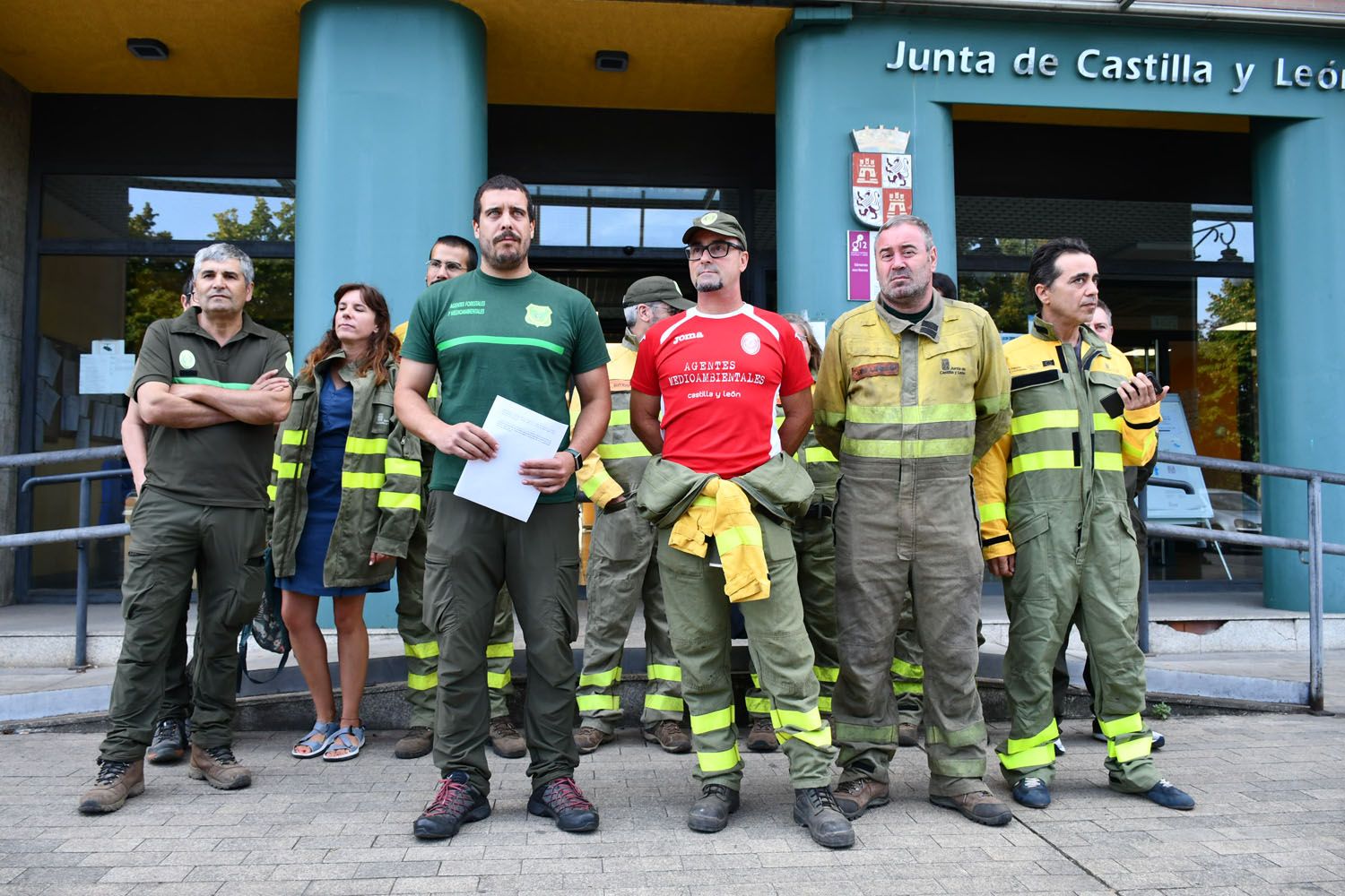 Agentes medioambientales del Bierzo, Laciana y Cabrera se plantan ante las guardias de incendios de manera indefinida | Foto: Dani Merino, InfoBierzo