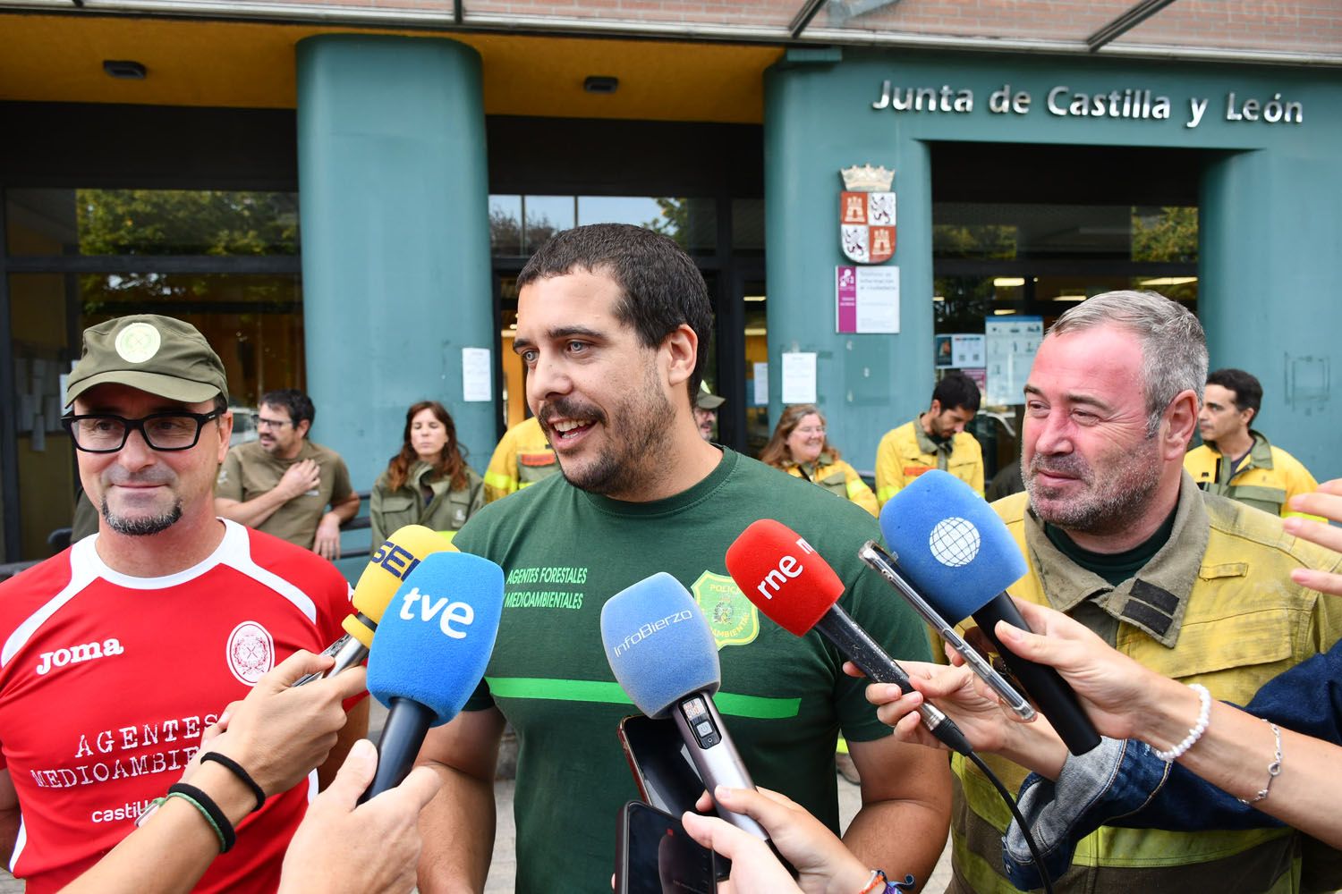 Agentes medioambientales del Bierzo, Laciana y Cabrera se plantan ante las guardias de incendios de manera indefinida (2)