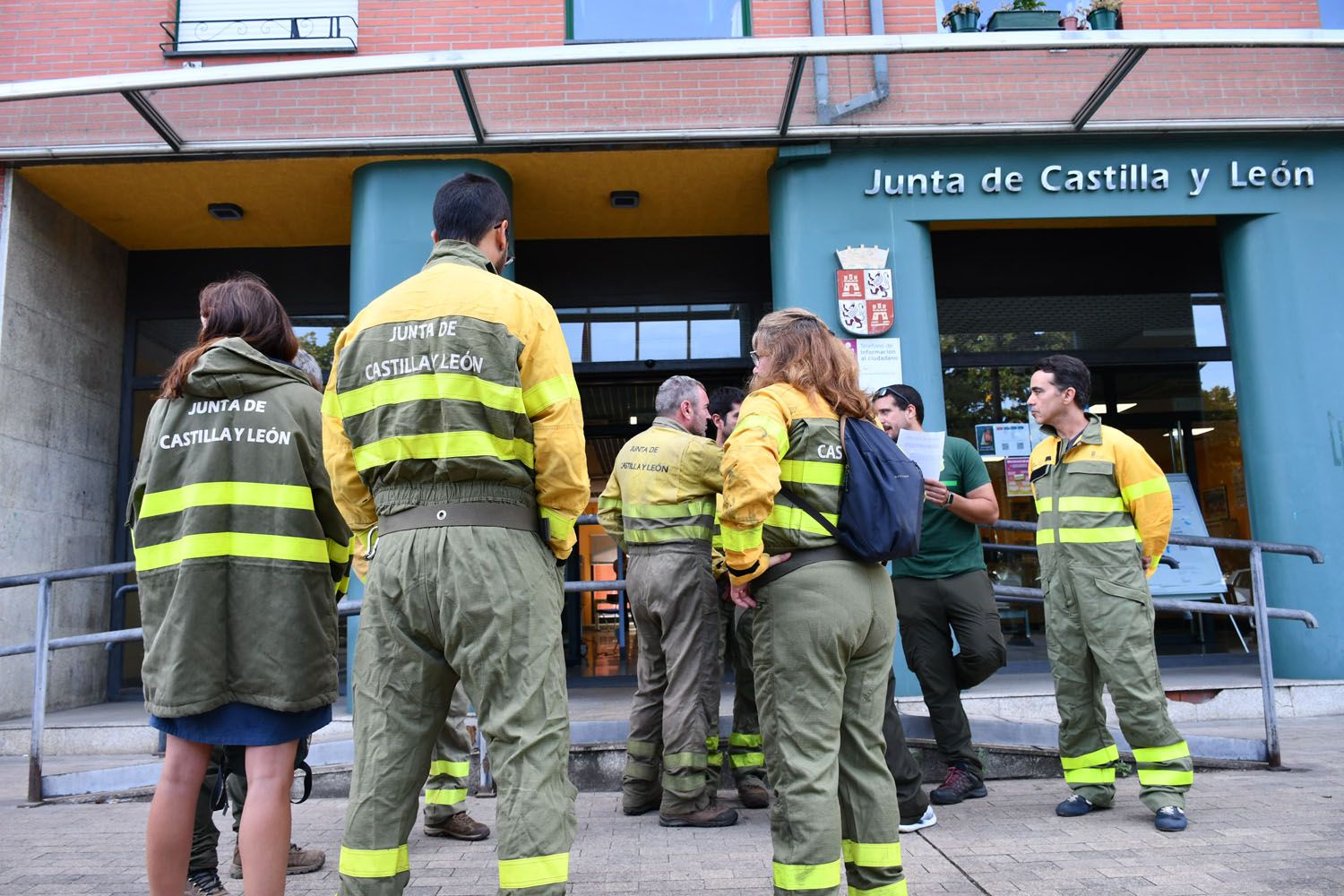 Agentes medioambientales del Bierzo, Laciana y Cabrera se plantan ante las guardias de incendios de manera indefinida (7)