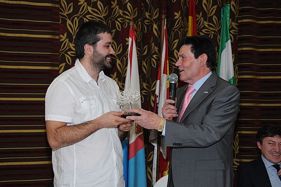 Entrega del Olivo de Plata