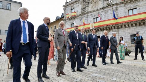 Autoridades políticas en el acto institucional del Día del Bierzo en Ponferrada | FotoL: Carlos S. Campillo, ICAL Autoridades políticas en el acto institucional del Día del Bierzo en Ponferrada | FotoL: Carlos S. Campillo, ICAL
