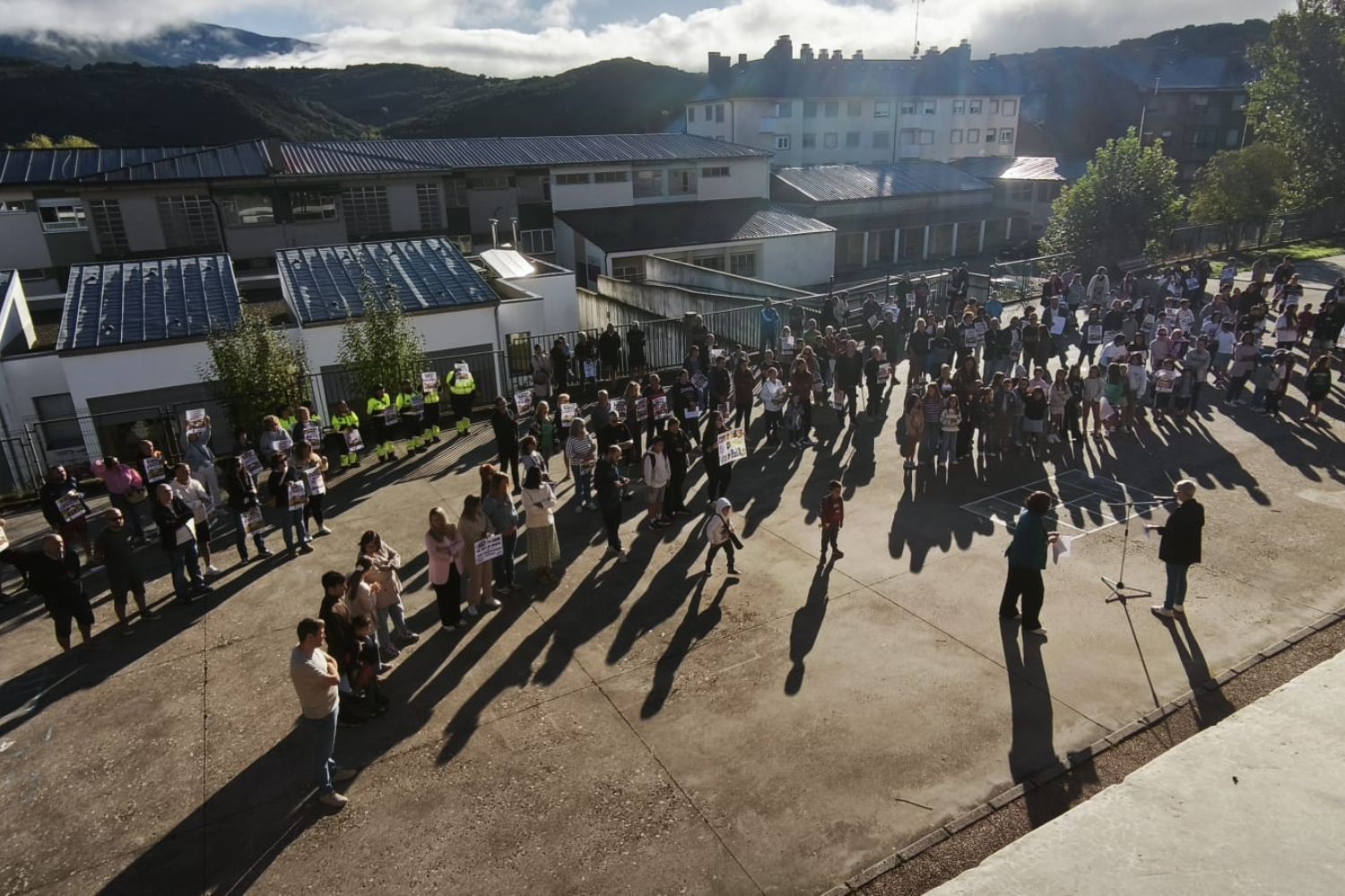 La Junta pide "prudencia" ante las movilizaciones en los colegios del Bierzo y asegura que el caso de Toreno "se estudiará" La Junta pide "prudencia" ante las movilizaciones en los colegios del Bierzo y asegura que el caso de Toreno "se estudiará"