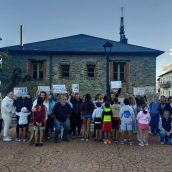 Concentración del colegio de Priaranza del Bierzo | Foto: ICAL