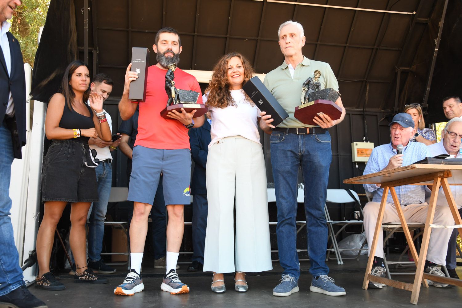 César Laudino Castaño y Jaime Ribadenoria ganan el Concurso de Entibadores de Bembibre | Héctor Keudell