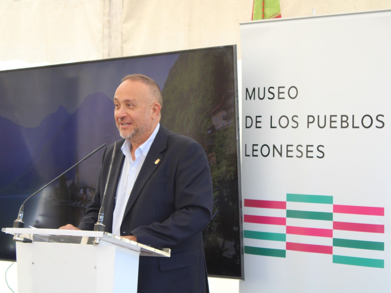 Gerardo Álvarez Courel, presidente de la Diputación de León, durante el Gran Concejo Gerardo Álvarez Courel, presidente de la Diputación de León, durante el Gran Concejo