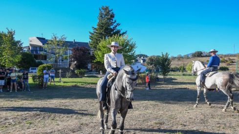 El espectáculo ecurstre 'La magia del caballo' conquista las fiestas del Cristo de Bembibre | Héctor Keudell