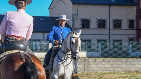 El espectáculo ecurstre 'La magia del caballo' conquista las fiestas del Cristo de Bembibre | Héctor Keudell