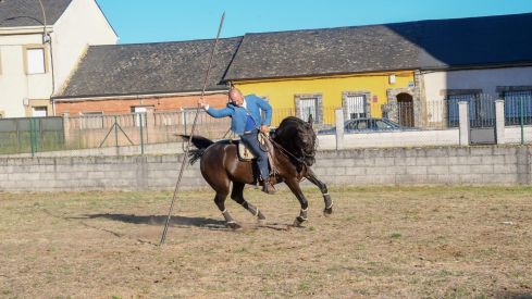 El espectáculo ecurstre 'La magia del caballo' conquista las fiestas del Cristo de Bembibre | Héctor Keudell