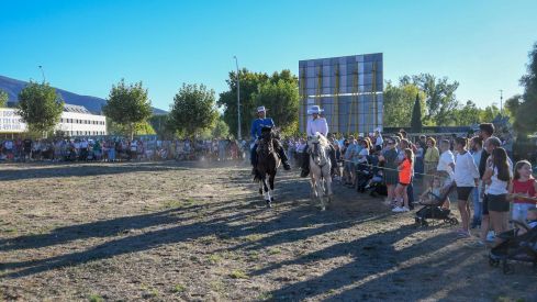 El espectáculo ecurstre 'La magia del caballo' conquista las fiestas del Cristo de Bembibre | Héctor Keudell
