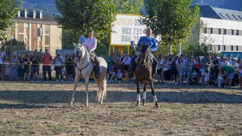 El espectáculo ecurstre 'La magia del caballo' conquista las fiestas del Cristo de Bembibre | Héctor Keudell