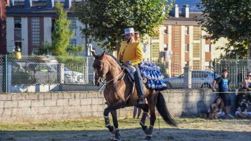 El espectáculo ecurstre 'La magia del caballo' conquista las fiestas del Cristo de Bembibre | Héctor Keudell