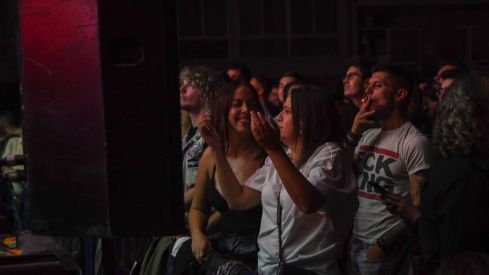 Obús y Boikot incendian Bembibre con una noche de heavy, punk y ska | Héctor Keudell