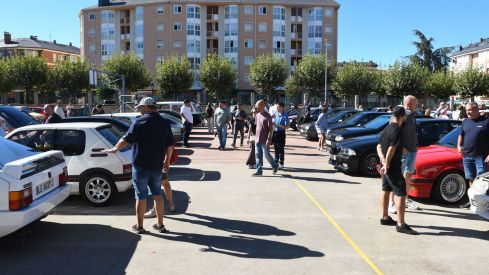 VI Concentración de Coches Clásicos de Bembibre VI Concentración de Coches Clásicos de Bembibre