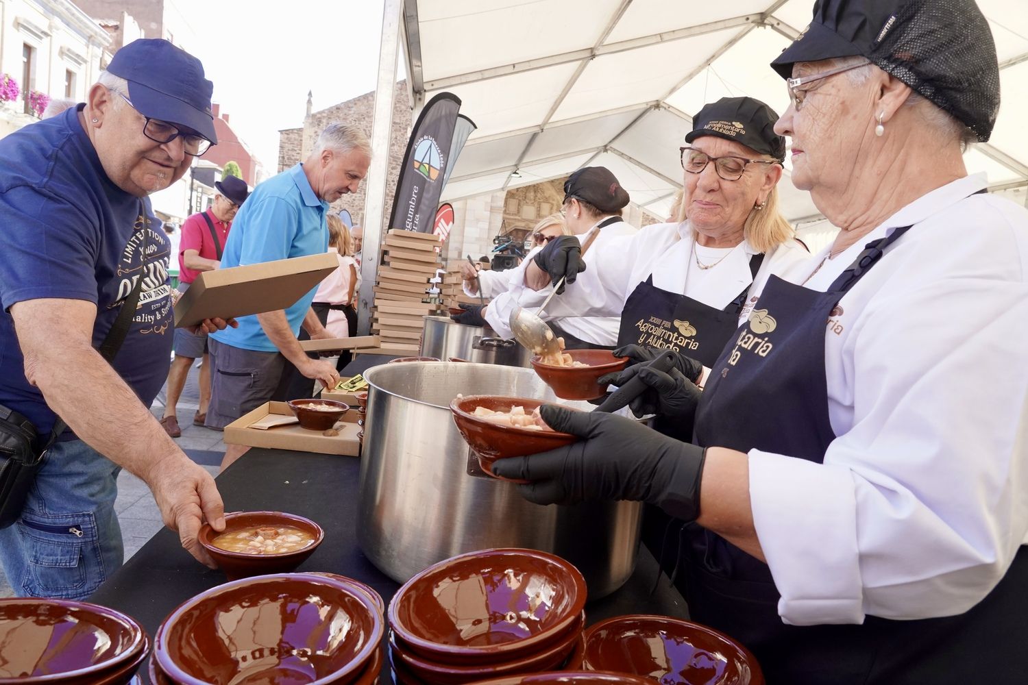 La Bañeza (León) acoge su XXIII Alubiada dentro de la Feria Agroalimentaria | Carlos S. Campillo / ICAL