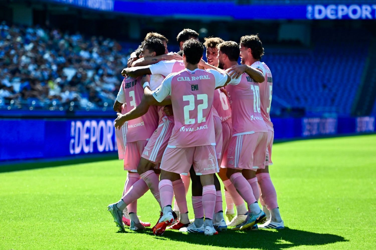 Celebración del gol de la Ponferradina en el partido ante el Deportivo Fabril | SD Ponferradina Celebración del gol de la Ponferradina en el partido ante el Deportivo Fabril | SD Ponferradina