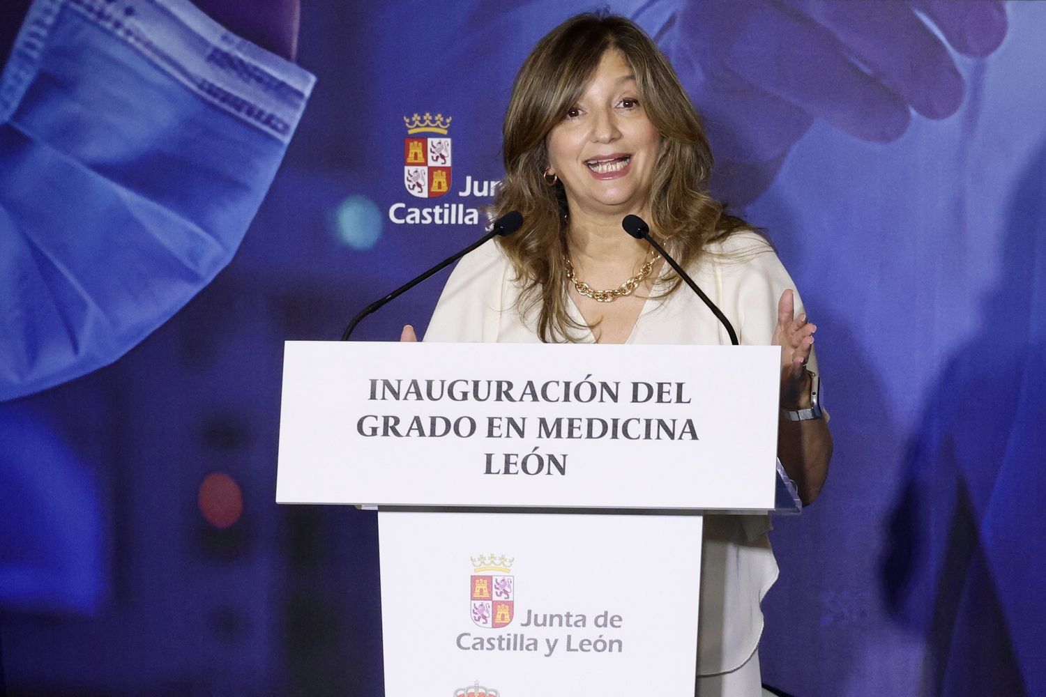 La rectora de la Universidad de León, Nuria González, durante la inauguración del Grado de Medicina en la ULE | Carlos S. Campillo / ICAL La rectora de la Universidad de León, Nuria González, durante la inauguración del Grado de Medicina en la ULE | Carlos S. Campillo / ICAL