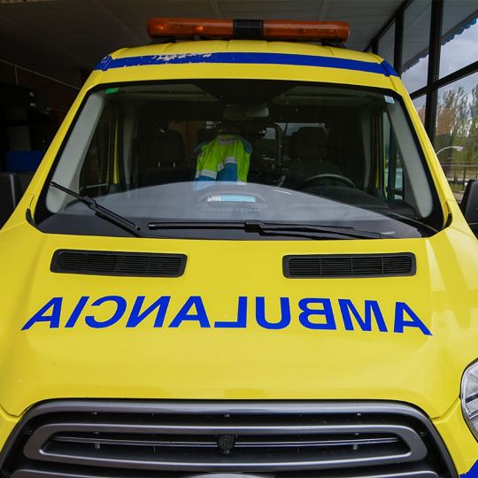 Ambulancia en el Hospital El Bierzo | Foto: InfoBierzo