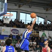 El regreso de Cameron Okeke cubre la baja de Bruno Araújo en el Baloncesto Clínica Ponferrada 